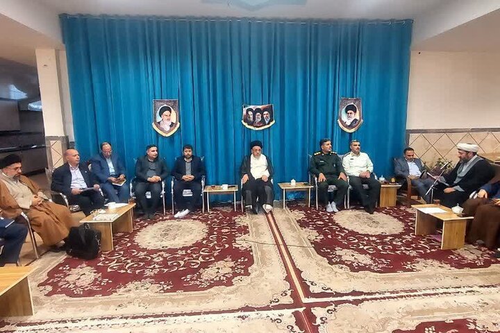 امام جمعه بناب: اجتماعات شبانه مانع فتنه‌گری دشمنان شد