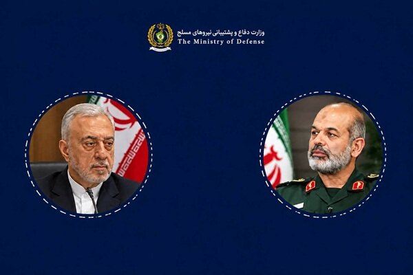 دیدار وزیر پیشنهادی وزارت دفاع با فرمانده کل سپاه 1 پایگاه خبری ججین دیدار وزیر پیشنهادی وزارت دفاع با فرمانده کل سپاه
