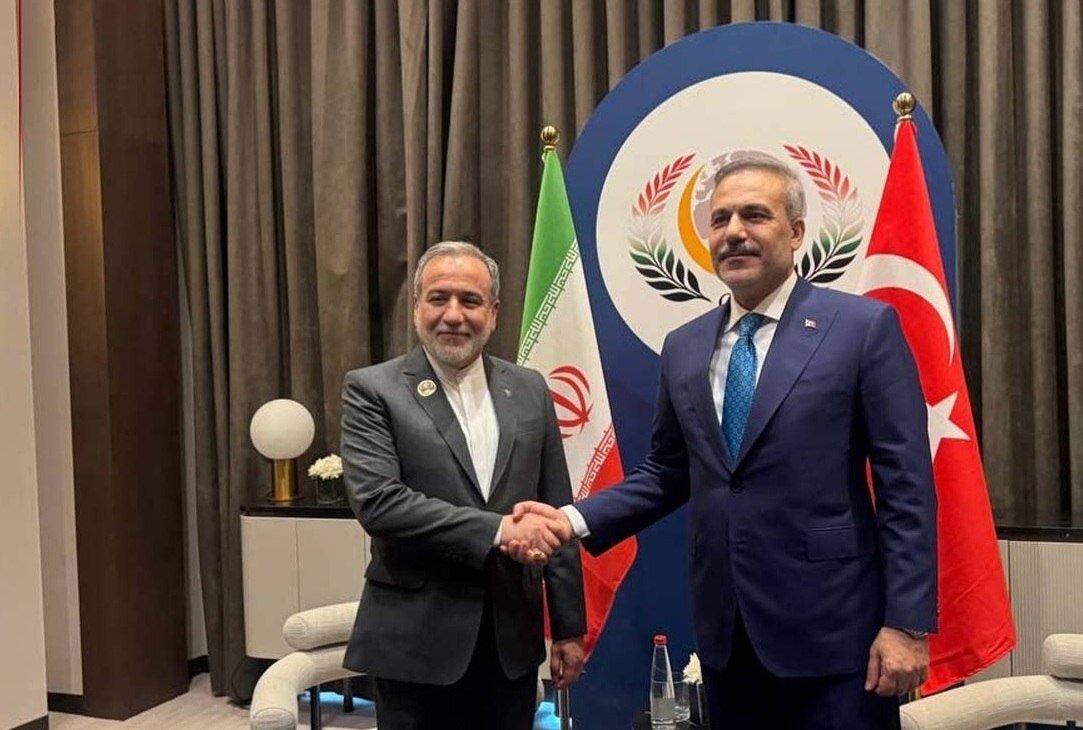 Araghchi, Fidan hold meeting in Baghdad for OIC meeting