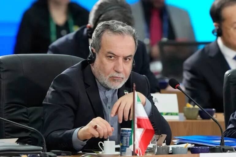 Iran rejects pressure, remains open to dialogue: Araghchi