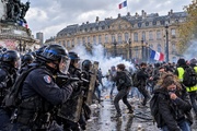 Paris’te Gergin Gece: Fransa’da Sokaklar Karıştı