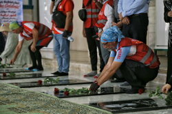 Türk Dostluk Grubu Minab'da; Şehitlerin mezarını ziyaret ettiler