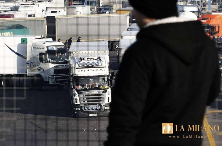 VIDEO: Shop shelves emptied across Italy over rising prices