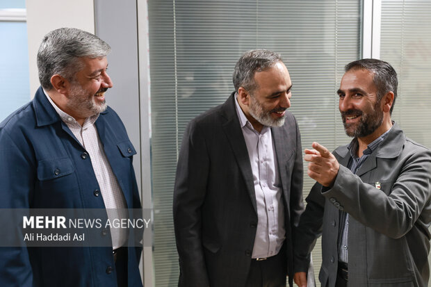 بازدید معاون بنیاد حفظ آثار و ارزشهای <a href='https://sayeb.ir/tag/%d8%af%d9%81%d8%a7%d8%b9-%d9%85%d9%82%d8%af%d8%b3'></div>دفاع مقدس</a> از گروه رسانهای مهر