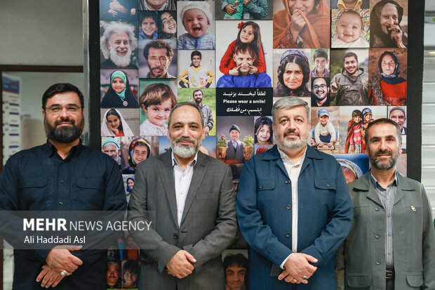بازدید معاون بنیاد حفظ آثار و ارزشهای <a href='https://sayeb.ir/tag/%d8%af%d9%81%d8%a7%d8%b9-%d9%85%d9%82%d8%af%d8%b3'></div>دفاع مقدس</a> از گروه رسانهای مهر