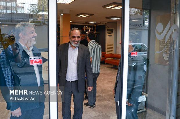 بازدید معاون بنیاد حفظ آثار و ارزش‌های <a href='https://sayeb.ir/tag/%d8%af%d9%81%d8%a7%d8%b9-%d9%85%d9%82%d8%af%d8%b3'></div>دفاع مقدس</a> از گروه رسانه‌ای مهر