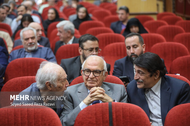 بزرگداشت زندهیاد «<a href='https://sayeb.ir/tag/%d9%85%d8%ad%d8%b3%d9%86-%d8%ae%d9%84%db%8c%d9%84%db%8c-%d8%b9%d8%b1%d8%a7%d9%82%db%8c'></div>محسن خلیلی عراقی</a>»