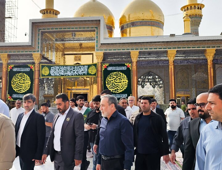 عراقجي يزور مرقد الإمامين الكاظمين (ع) في بغداد
