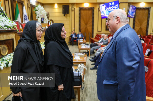بزرگداشت زنده‌یاد «<a href='https://sayeb.ir/tag/%d9%85%d8%ad%d8%b3%d9%86-%d8%ae%d9%84%db%8c%d9%84%db%8c-%d8%b9%d8%b1%d8%a7%d9%82%db%8c'></div>محسن خلیلی عراقی</a>»