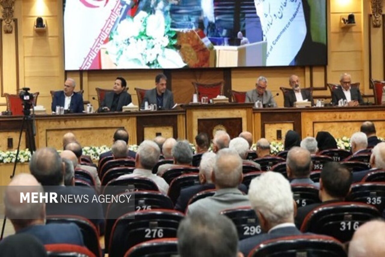 پرسش اتاق ایران از بانک مرکزی؛ ۴۰۰ همت اعتبار به کدام بنگاهها رسید؟