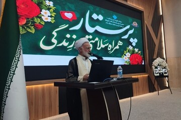 دری نجف‌آبادی: بهبود شرایط معیشتی پرستاران نیازمند حمایت ملی است