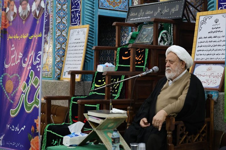 حجت الاسلام  انصاریان: نماز محور بندگی و عشق به خالق است