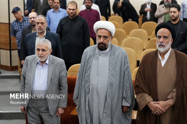 آیین رونمایی کتاب «شاخه طوبی» آیین رونمایی کتاب «شاخه طوبی»