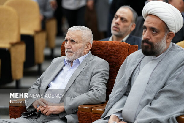 آیین رونمایی کتاب «شاخه طوبی»