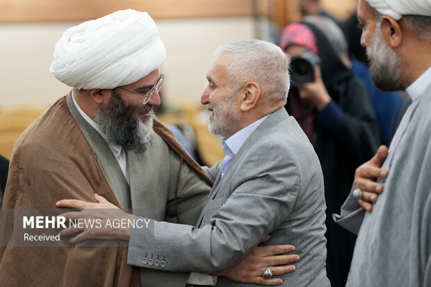 آیین رونمایی کتاب «شاخه طوبی»