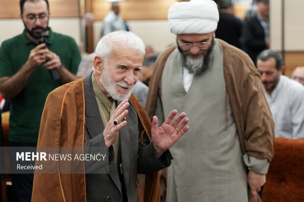 آیین رونمایی کتاب «شاخه طوبی»