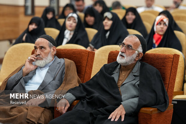 آیین رونمایی کتاب «شاخه طوبی»