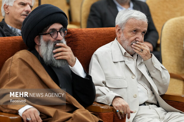 آیین رونمایی کتاب «شاخه طوبی»