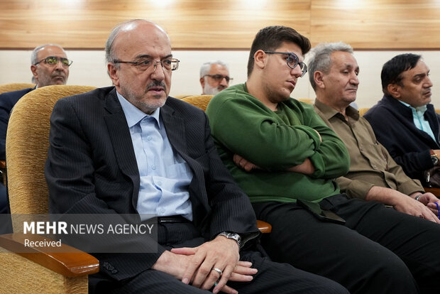 آیین رونمایی کتاب «شاخه طوبی»