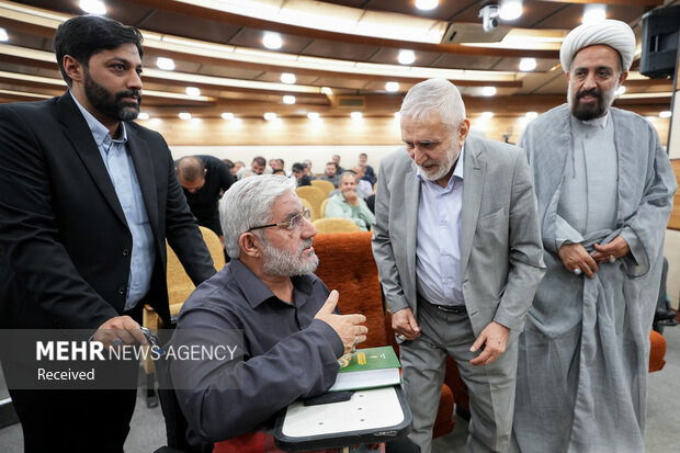 آیین رونمایی کتاب «شاخه طوبی»