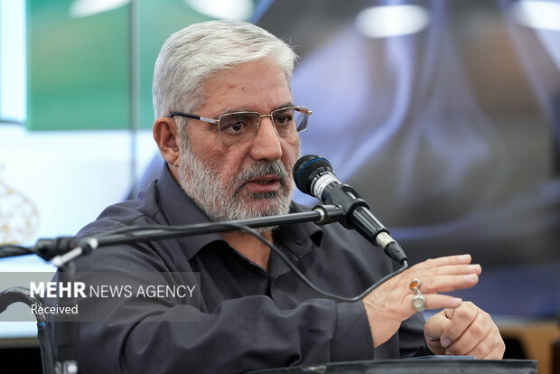 آیین رونمایی کتاب «شاخه طوبی»