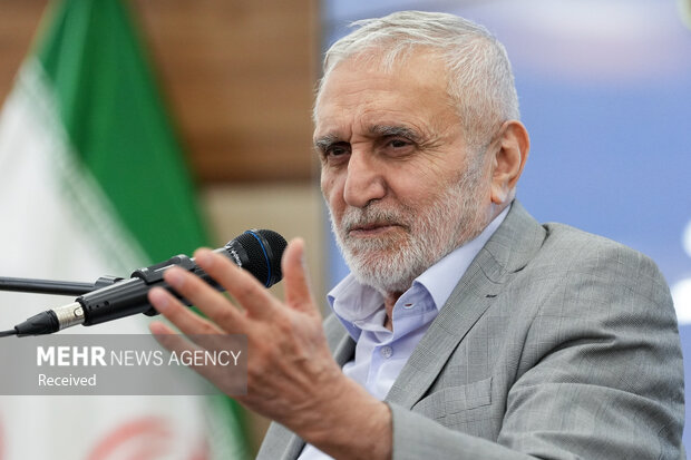 آیین رونمایی کتاب «شاخه طوبی»