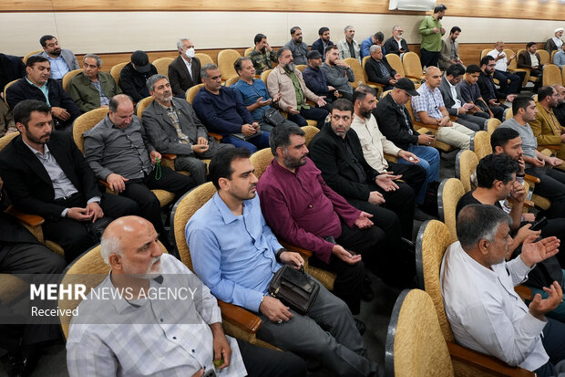 آیین رونمایی کتاب «شاخه طوبی»