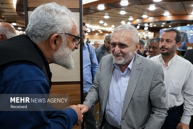 آیین رونمایی کتاب «شاخه طوبی»