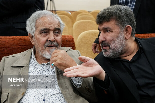 آیین رونمایی کتاب «شاخه طوبی»