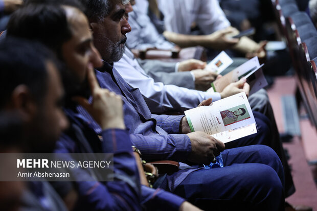 آیین رونمایی از آثار جدید انتشارات 27 بعثت