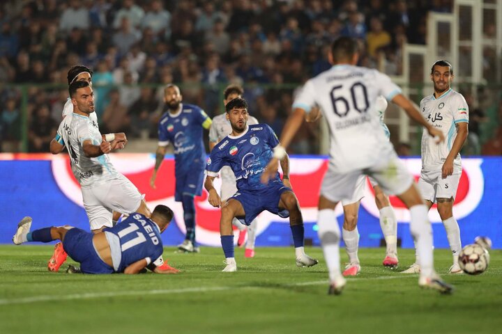 برد سخت اما شیرین آبی‌ها برابر گل‌گهر؛ استقلال سایه پرسپولیس شد!
