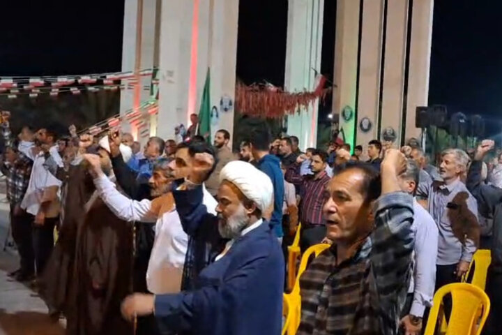 اجتماع مردم انقلابی آبدان در شب ۲۳۳