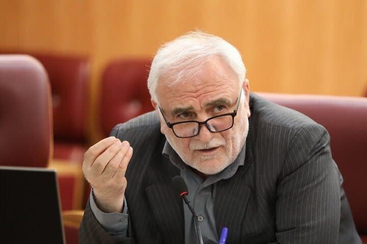 عبداللهی خواستار برخورد قاطع با توهین‌های قومیتی در ورزشگاه انزلی شد