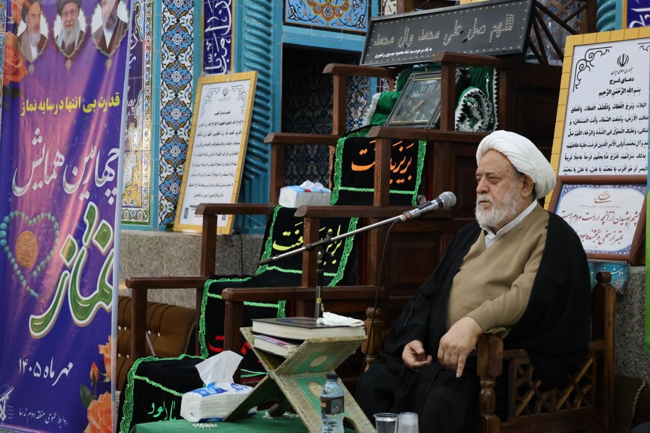 حجت الاسلام  انصاریان: نماز محور بندگی و عشق به خالق است
