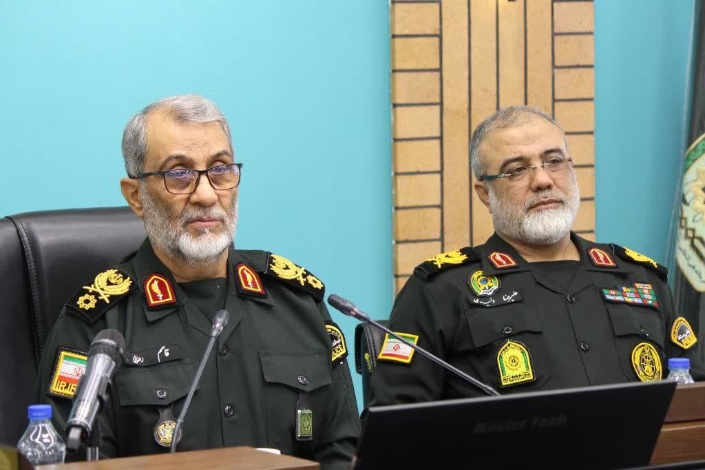 تأکید سردار رضایی بر مقابله همزمان با تهدیدهای امنیتی و جنگ نرم تأکید سردار رضایی بر مقابله همزمان با تهدیدهای امنیتی و جنگ نرم