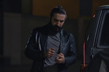 داستان «کاتر» پس از پایان فیلم شروع می‌شود؛ تعلیق در جاده‌ای دورافتاده