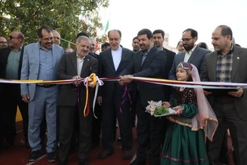 وزیر آموزش و پرورش پیست دوومیدانی الوند همدان را افتتاح کرد