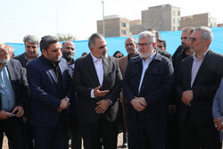 کلنگ مدرسه ۹ کلاسه فرون‌آباد با ۲۰ میلیارد تومان اعتبار به زمین خورد