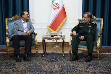 سرلشکر رضایی: ذره‌ای از مواد هسته‌ای غنی شده ایران خارج نخواهد شد