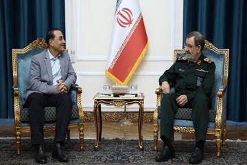 رضائي: لن تخرج حتى ذرة واحد من المواد النووية المخصبة من ايران