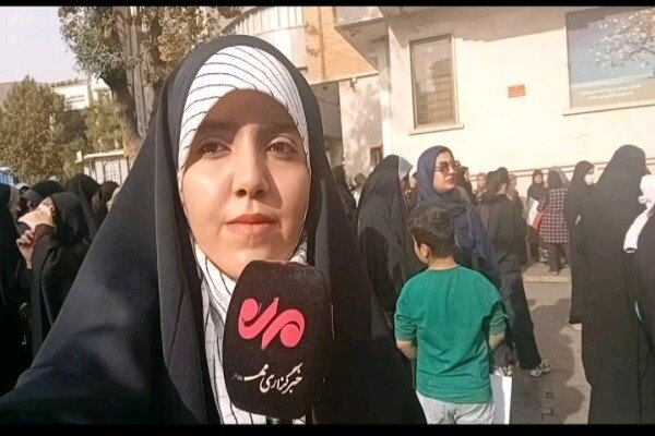 روایت خبرنگار مهر از حضور مردم قبل از آغاز مراسم جانفدا در سنندج