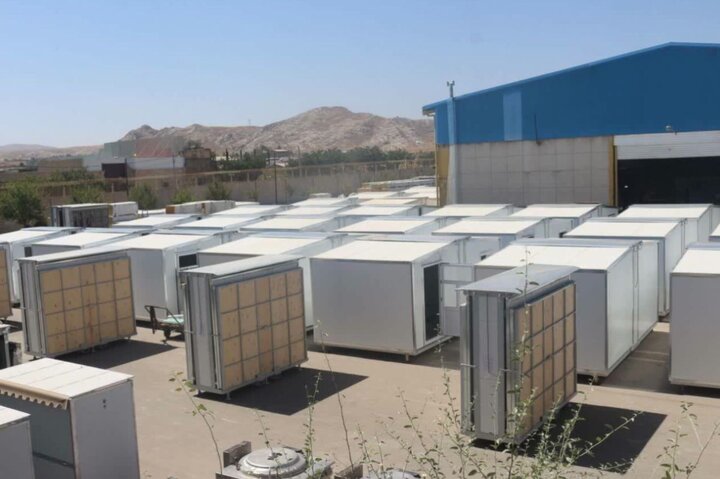 افروغ: ۲۲ کانکس توسط آستان قدس رضوی در استان بوشهر اهدا شد