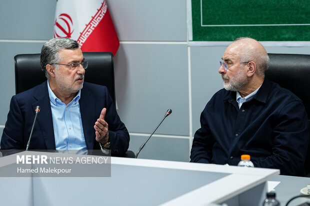 نشست بررسی مسائل حوزه بهداشت، درمان و سلامت با حضور رئیس مجلس