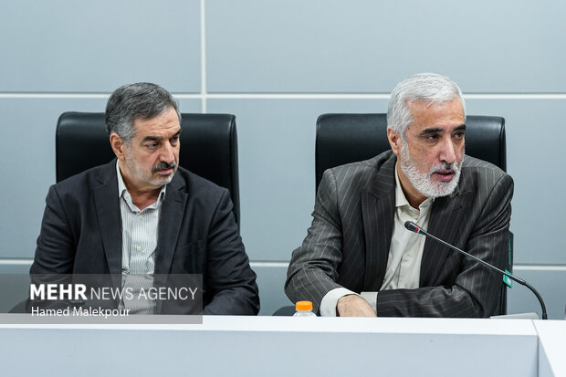نشست بررسی مسائل حوزه بهداشت، درمان و سلامت با حضور رئیس مجلس