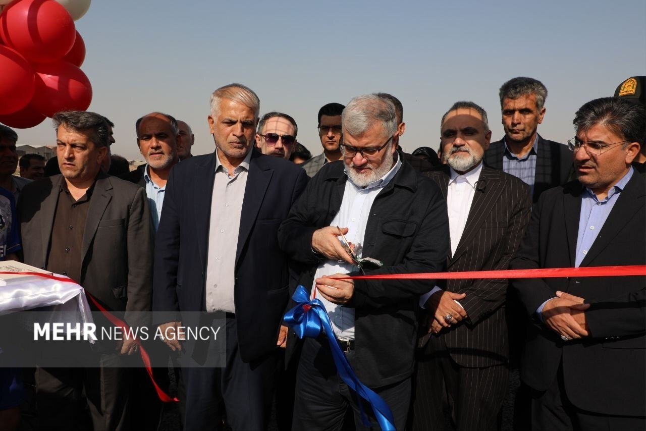آغاز سفر شهرستانی استاندار تهران به پاکدشت با افتتاح یک زمین ورزشی