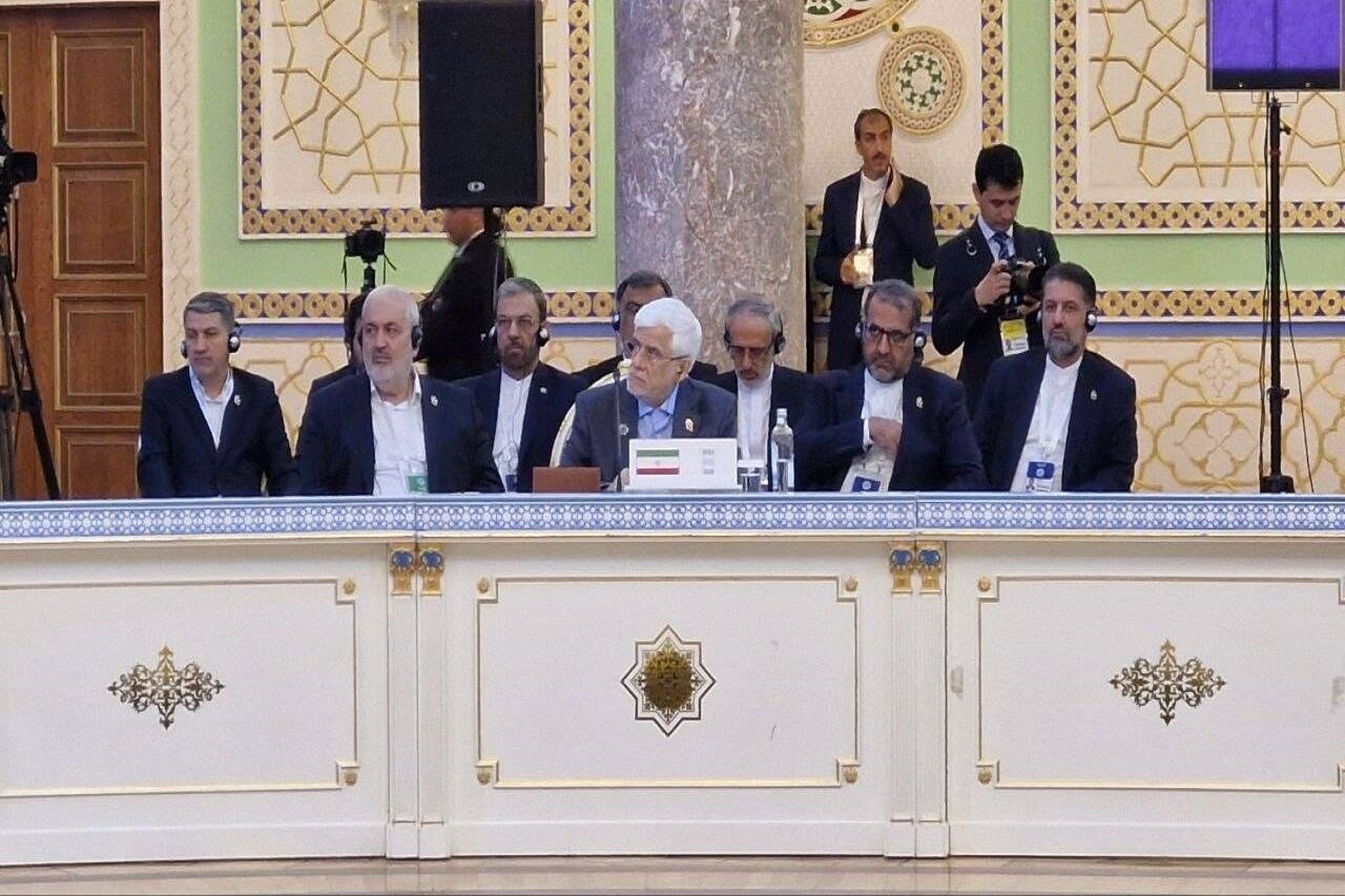 عارف: نظام بین‌الملل با تهدید یک‌جانبه‌گرایی و برتری‌طلبی مواجه است