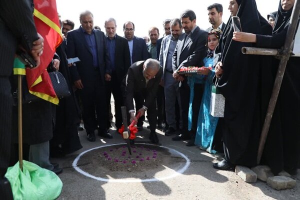وزیر آموزش و پرورش مدرسه متوسطه اول شهرک سید احمد خمینی کلنگزنی کرد وزیر آموزش و پرورش مدرسه متوسطه اول شهرک سید احمد خمینی کلنگزنی کرد