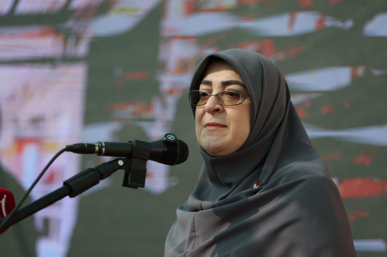 مهاجرانی: اراک از رتبه دوازدهم به جایگاه سوم حمل‌ونقل برقی کشور رسید