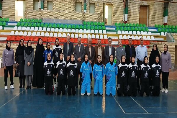 رونمایی از لباس تیم فوتسال بانوان لرستان با حمایت مجمع خیرین سلامت