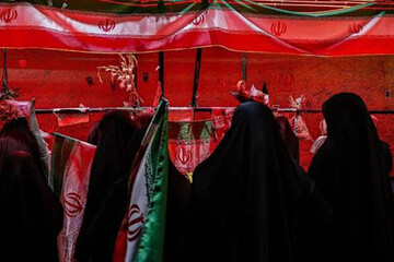 جایی آن طرف بلوک‌های سیمانی کشوردوست